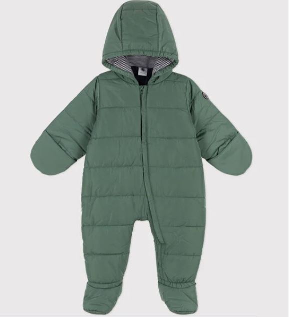 Illustration de Combinaison bébé - taille 12 mois 